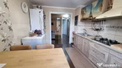 Apartament 3 camere, 70 mp, zona Lipovei 
