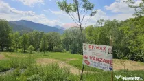 Teren de vanzare cu vedere la Ceahlău și Lacul Bicaz