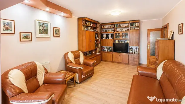 Apartament 3 camere Parter