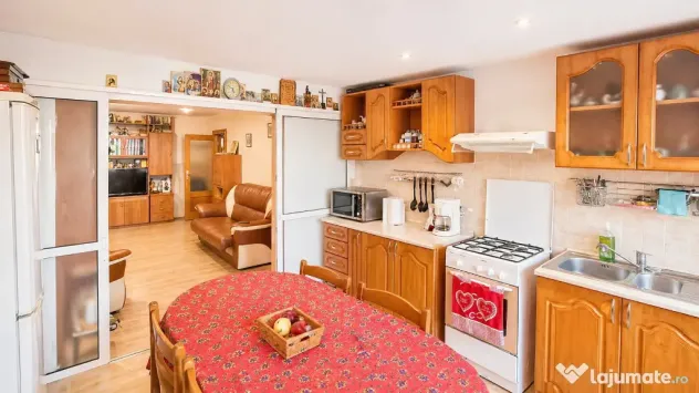Apartament 3 camere Parter