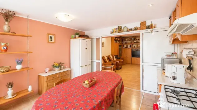 Apartament 3 camere Parter
