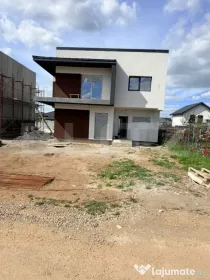 Casă individuală în Izvor, Tărlungeni – finisaje la al