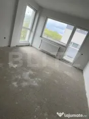 Apartament 3 camere, etaj intermediar, cu geam la baie, parc 