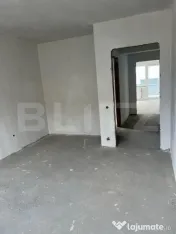Apartament 3 camere, etaj intermediar, cu geam la baie, parc 