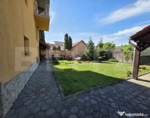 Casa de vanzare 5 camere, 157 mp, zona Titulescu Satu Mare