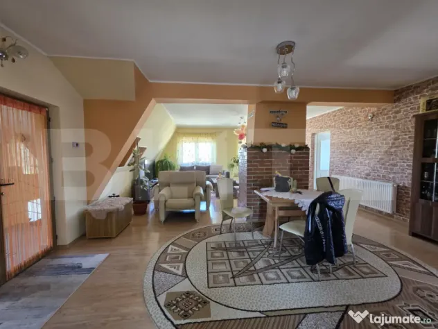 Casa de vanzare 5 camere, 157 mp, zona Titulescu Satu Mare