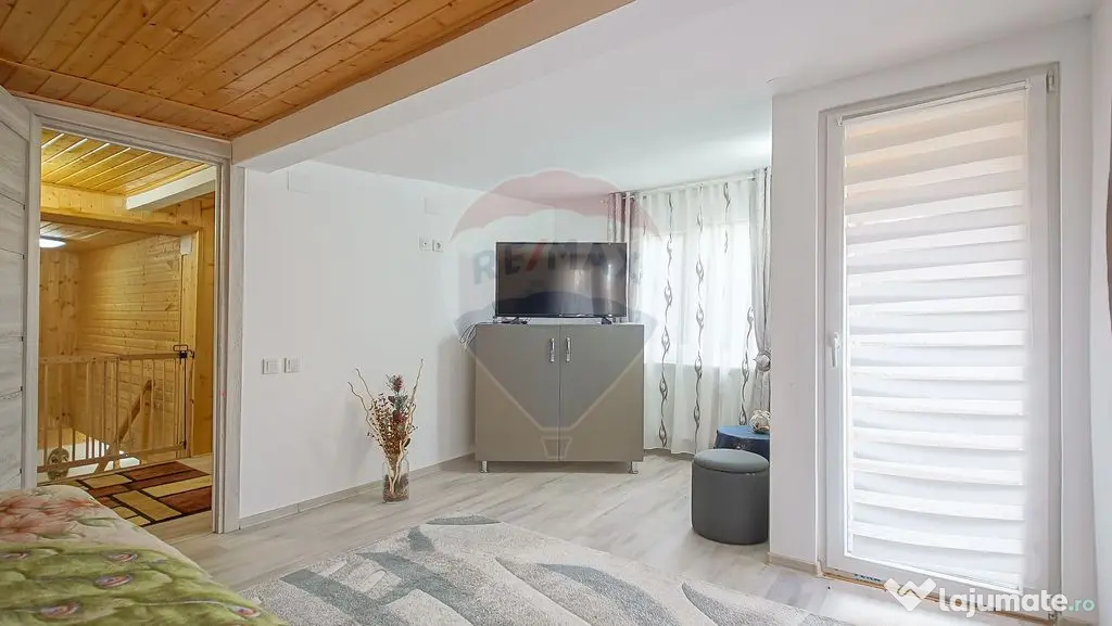 Casă/Cabană din lemn, Complet mobilată, Priveliște su...