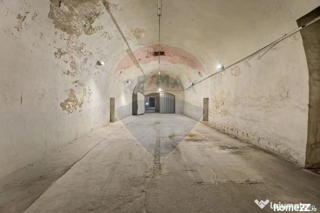 Spațiu comercial de închiriat 550 mp tip pivniță - zo...