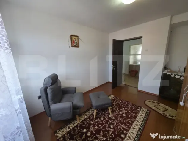 Apartament 4 camere, decomandat, 80 mp