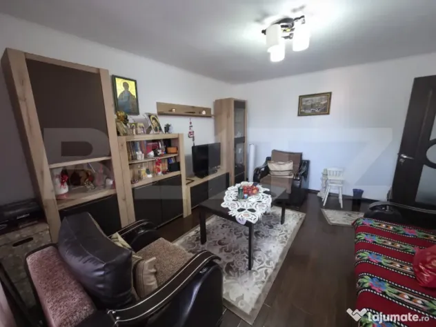 Apartament 4 camere, decomandat, 80 mp