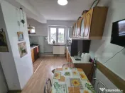 Apartament 4 camere decomandat suprafata 80mp 