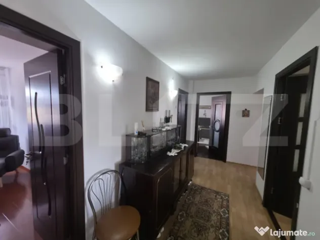 Apartament 4 camere, decomandat, 80 mp