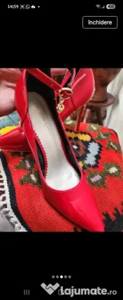 Pantofi stiletto rosu lucios 