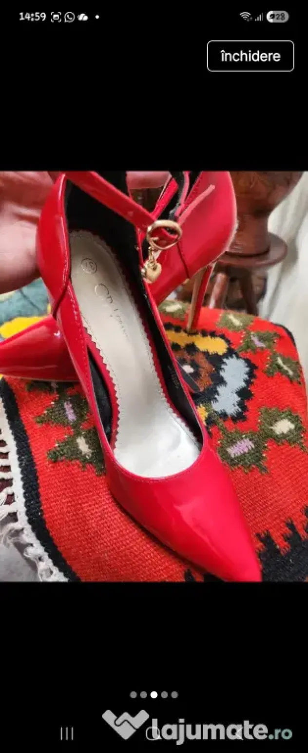 Pantofi stiletto rosu lucios
