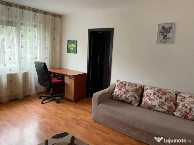 Inchiriez apartament 2 camere mobilat zona Sala Sporturilor