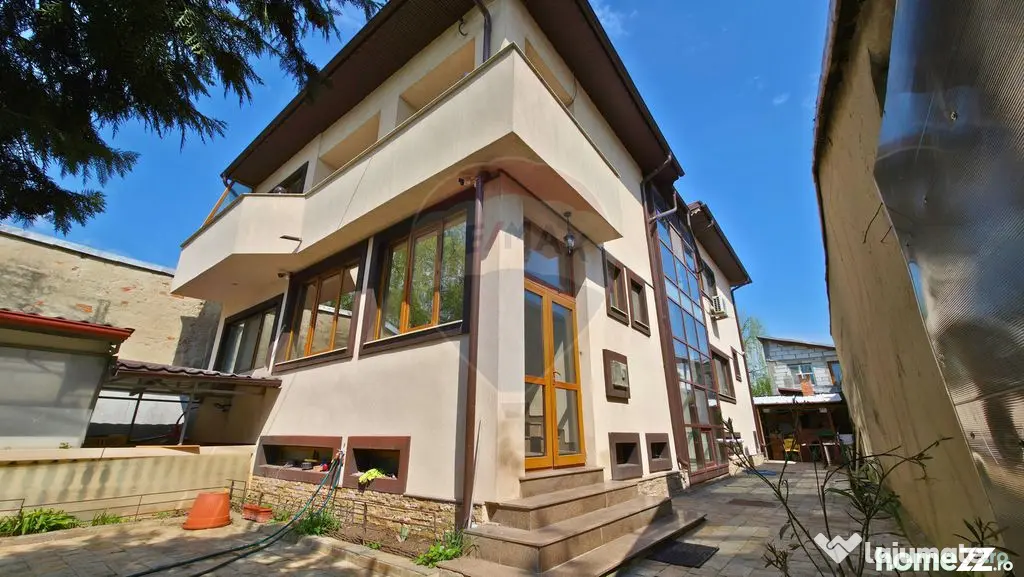 Vilă individuală de vânzare – zona Lacul Morii