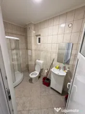 Spațiu 245 mp cu 10 parcări, curte logistică și rampă m 