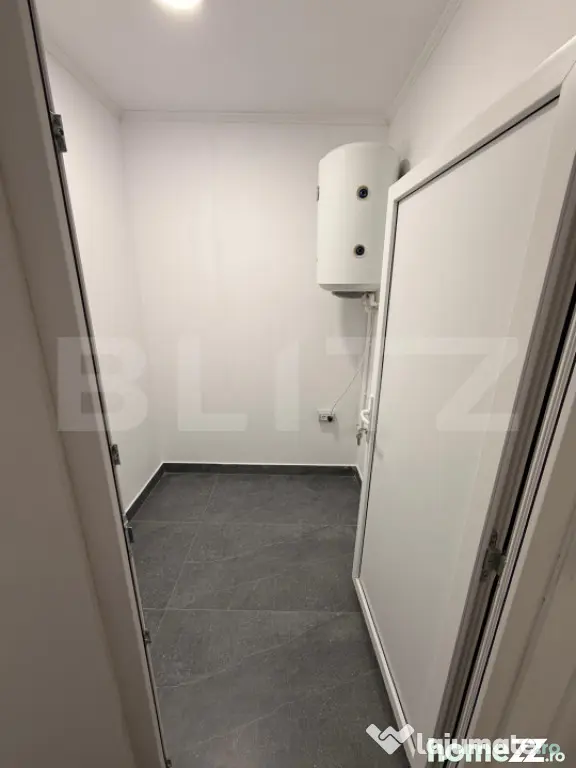Spațiu 245 mp cu 10 parcări, curte logistică și rampă m
