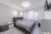 Apartament 3 camere renovat, etajul 2 in Calea București 