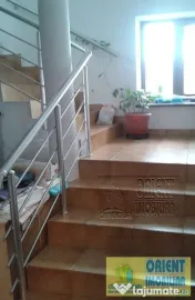 Lazu, vila P+1, 6 camere, mobilata, gaze, inchirieri 