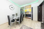 Apartament 3 camere, 82 mp+parcare si boxa-Isaran,Coresi 