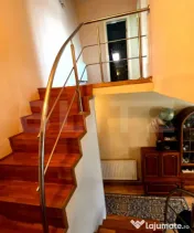 Casă de vânzare 7 camere, 300 mp utili, teren 839 mp, zon? 