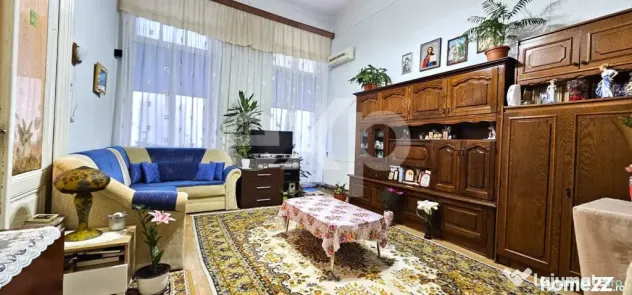 Apt 2 camere, 2 boxe mari, in Centrul Istoric