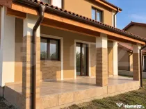 Casă individuală pe colț, cu teren de 589 mp și dublu fr