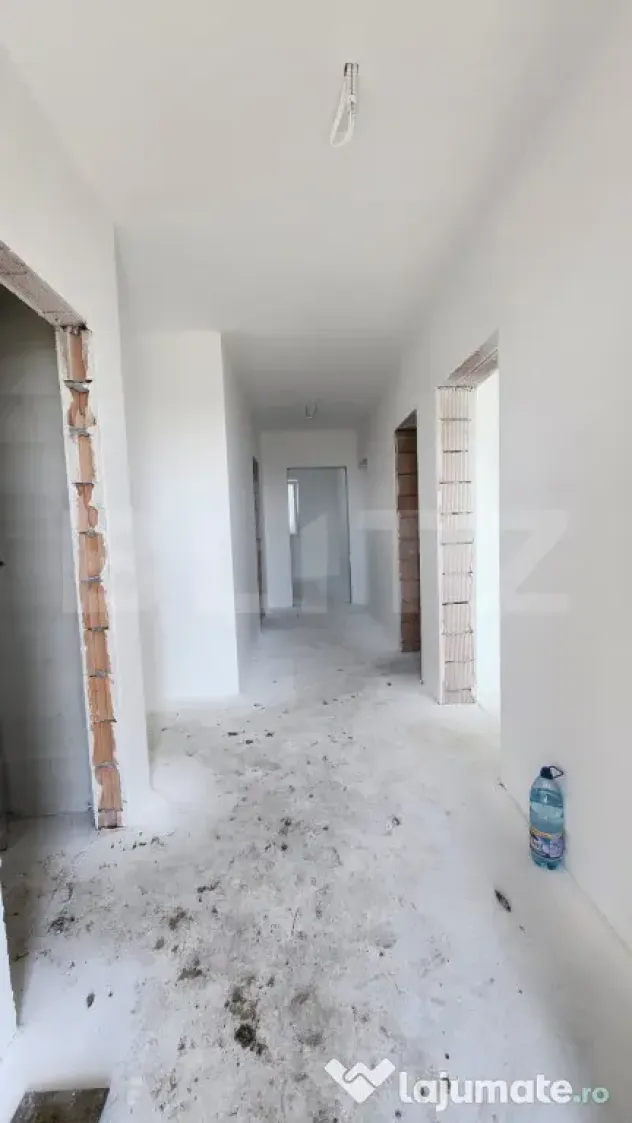 Casa pe ungur nivel 4 camere la Cheie 110 mp utli si teren d - Nazna (Mures)