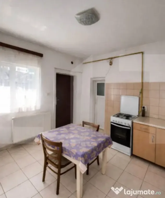 Casă spațioasă, zona Grădiște