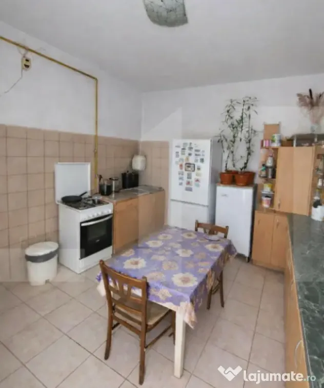 Casă spațioasă, zona Grădiște