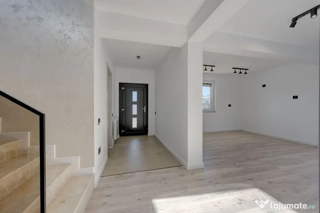 CASA TIPLA, Racordata! Cu un DORMITOR la PARTER ! Domnești!