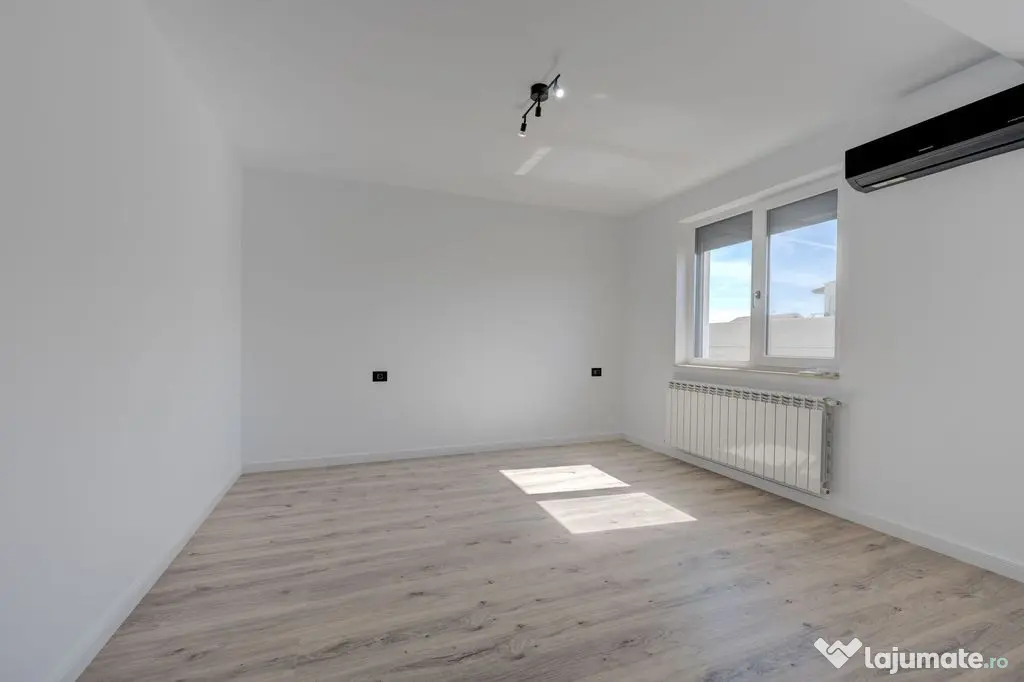 CASA TIPLA, Racordata! Cu un DORMITOR la PARTER ! Domnești!