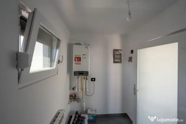 CASA TIPLA, Racordata la toate Utilitățile ! Domnești !