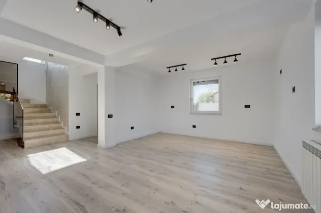 CASA TIPLA, Racordata la toate Utilitățile ! Domnești !