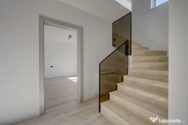 CASA TIPLA, Racordata la toate Utilitățile ! Domnești !