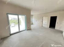 Apartament 3 camere balcon terasa parcare boxa zona Brana Se