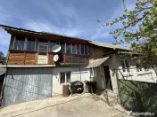 Casă de vânzare în zona Câmpulung înconjurată de na... 