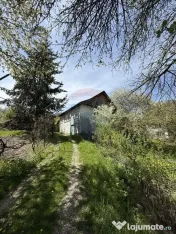 Casă de vânzare în zona Câmpulung înconjurată de na... 