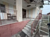 Casă cu 3 camere și un teren de 700 mp 