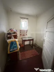 Casă cu 3 camere și un teren de 700 mp 