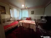 Casă cu 3 camere și un teren de 700 mp 