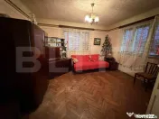 Casă cu 3 camere și un teren de 700 mp 