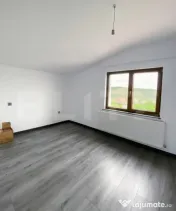 Casa moderna cu 210 mp utili, terase inchise si finisaje pre 