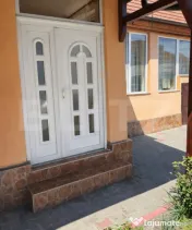 Casă individuală cu curte proprie amenajată și zonă de 
