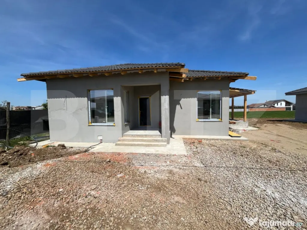 De vanzare casa in Santandrei cu gard de imprejmuire, la che