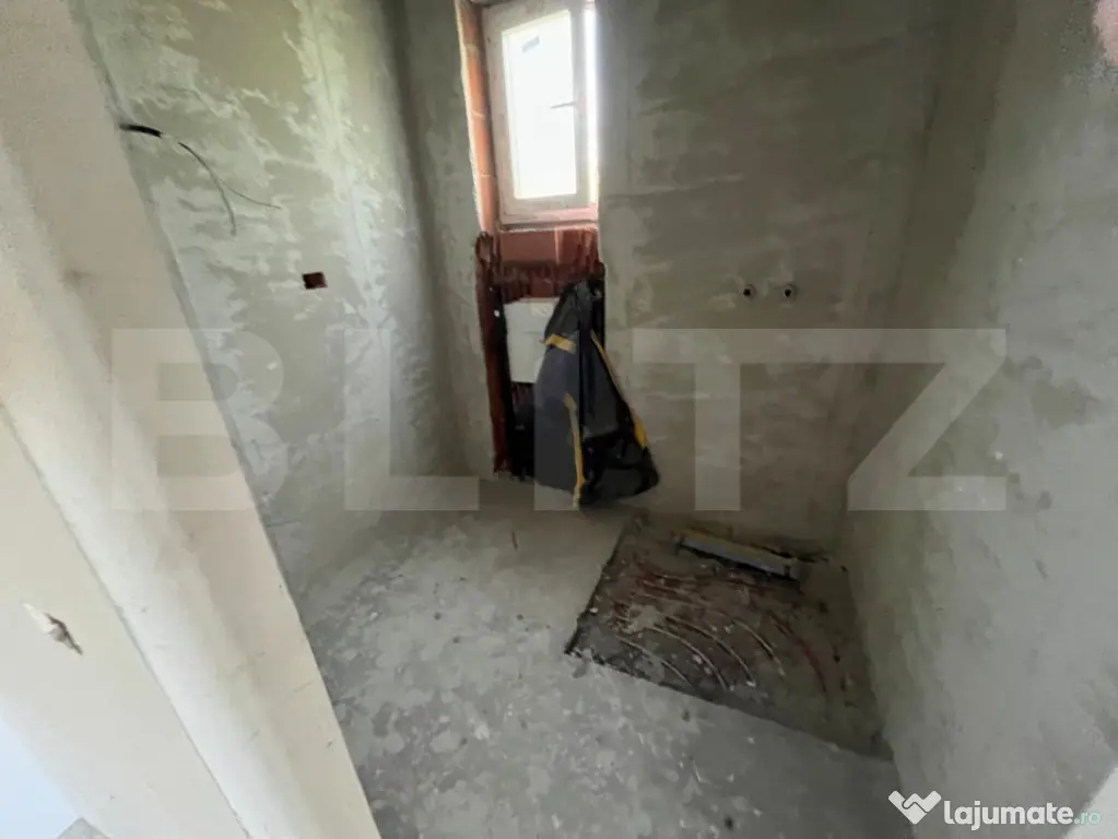 De vanzare casa in Santandrei cu gard de imprejmuire, la che