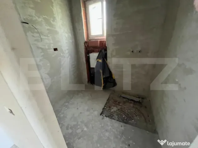 De vanzare casa in Santandrei cu gard de imprejmuire, la che