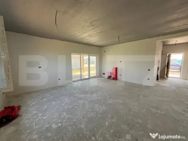 De vanzare casa in Santandrei cu gard de imprejmuire, la che