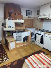 Casă de vânzare în Dorna Candrenilor disponibilă imediat 